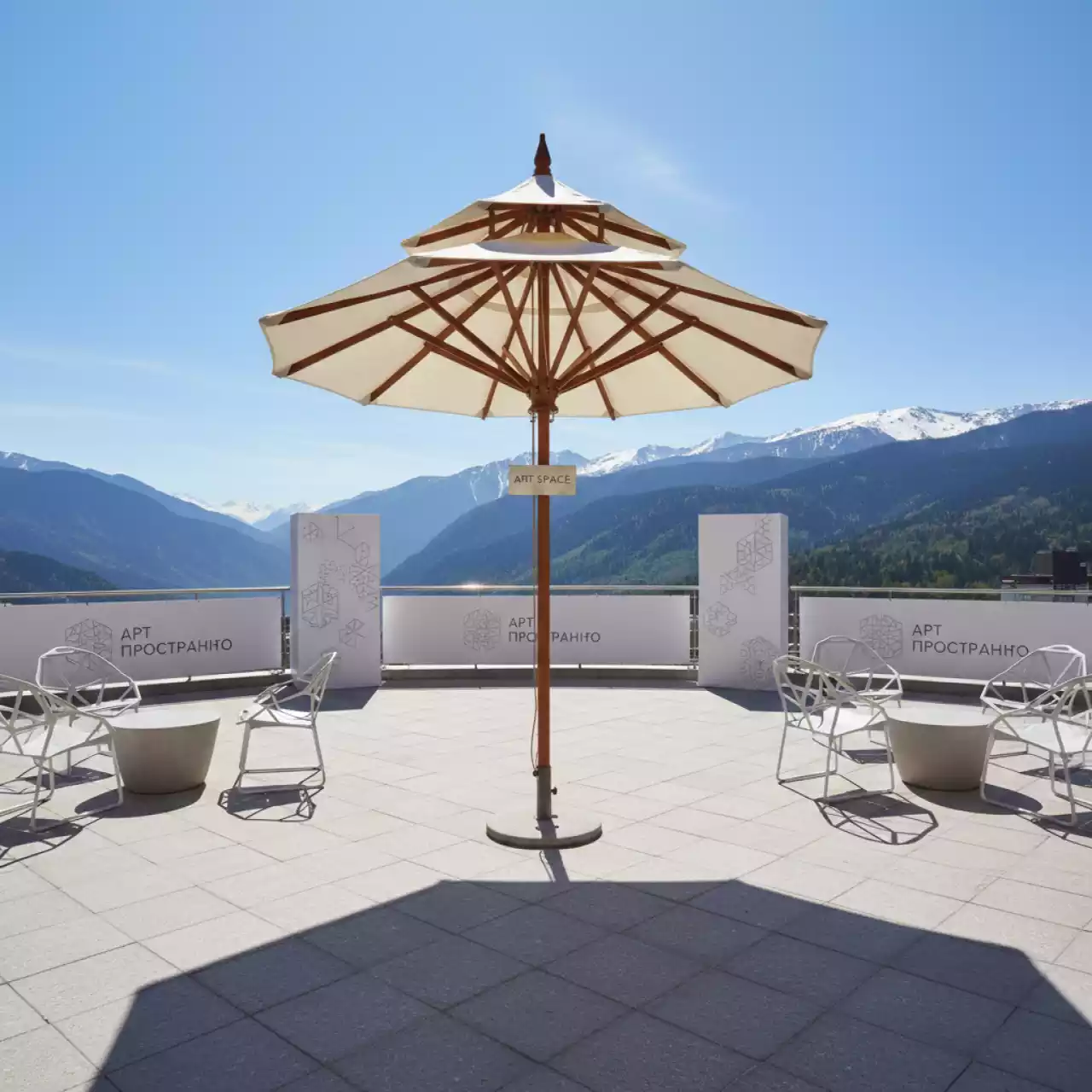 Аренда Зонт пляжный Lotus Pagoda Ø2,4 м в Sochi Marriott Krasnaya Polyana — ART SPACE