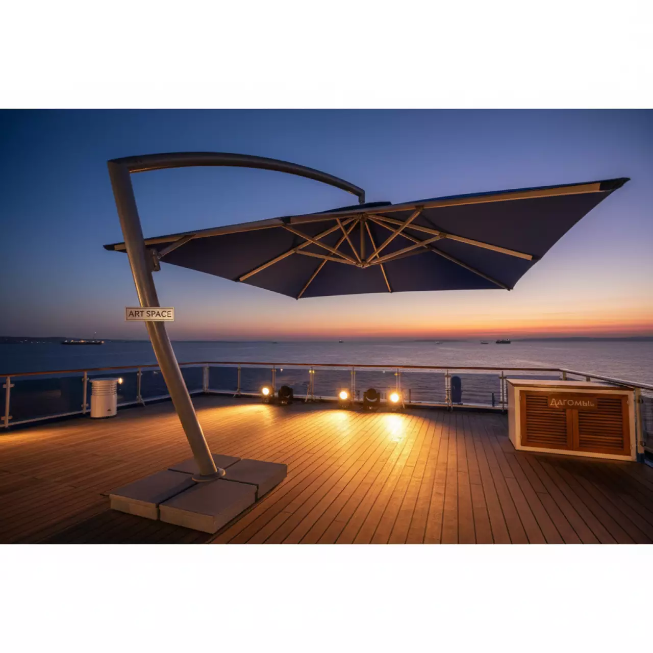 Аренда Зонт профессиональный без плит Banana Plus Dickson на теплоходе «Дагомыс» — ART SPACE