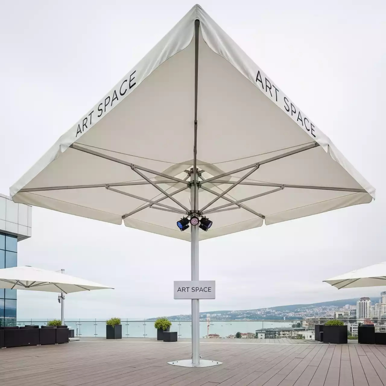 Аренда Зонт профессиональный четырёхкупольный Galaxia Quattro Starwhite 6х6 м в City Park Hotel Sochi — ART SPACE