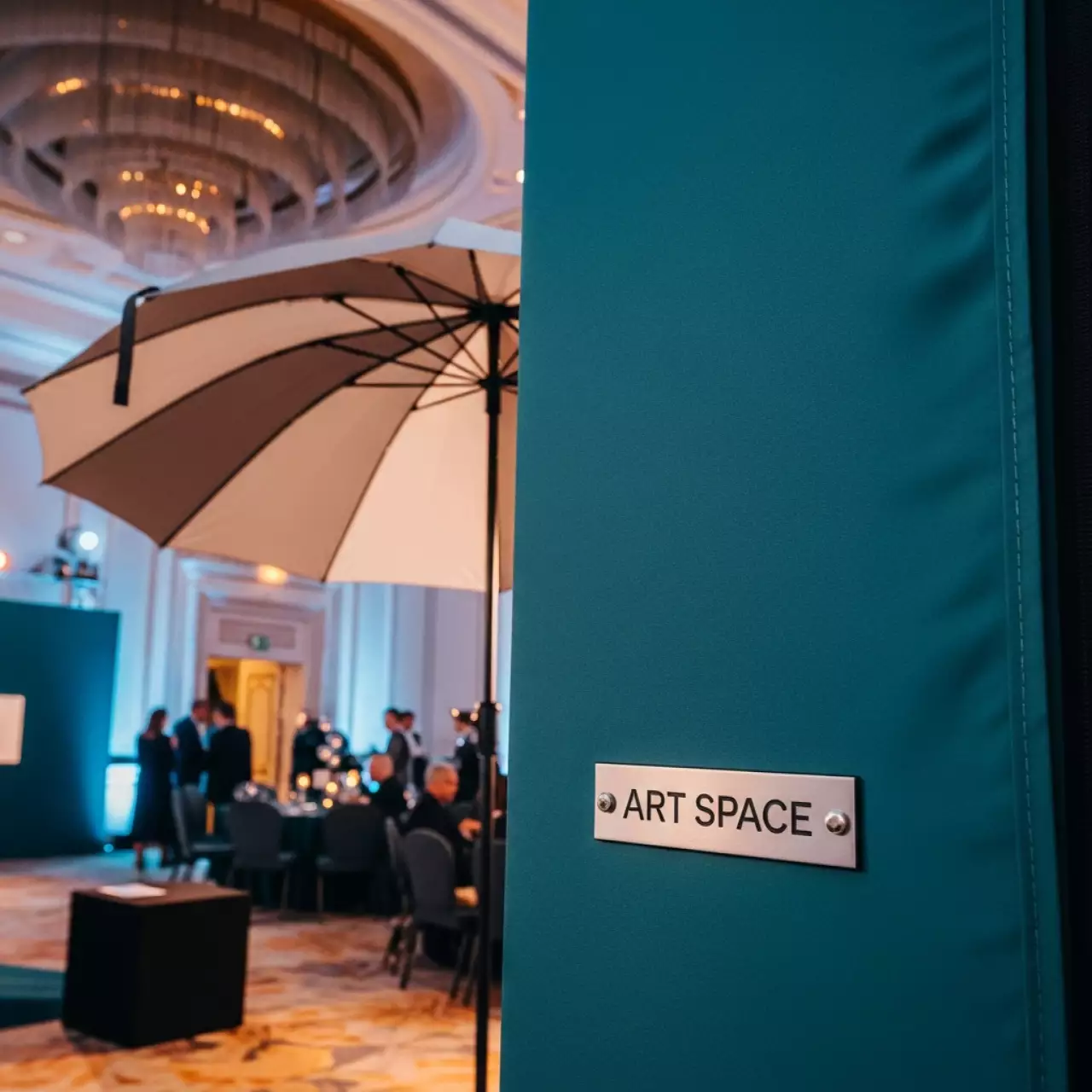 Аренда Зонт профессиональный телескопический диаметр 5 м Montecarlo в гранд-отеле «Жемчужина» — ART SPACE