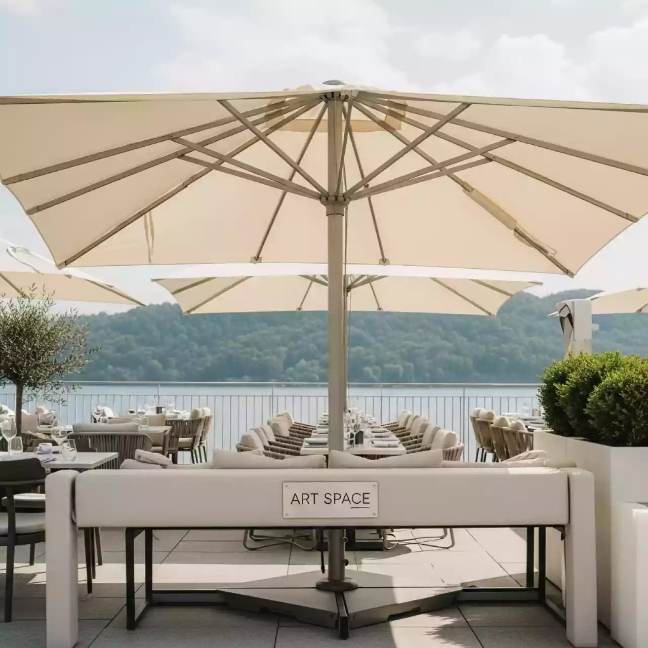 Аренда Зонт садовый OUTDOOR Малибу айвори в ресторане «Паруса» — ART SPACE