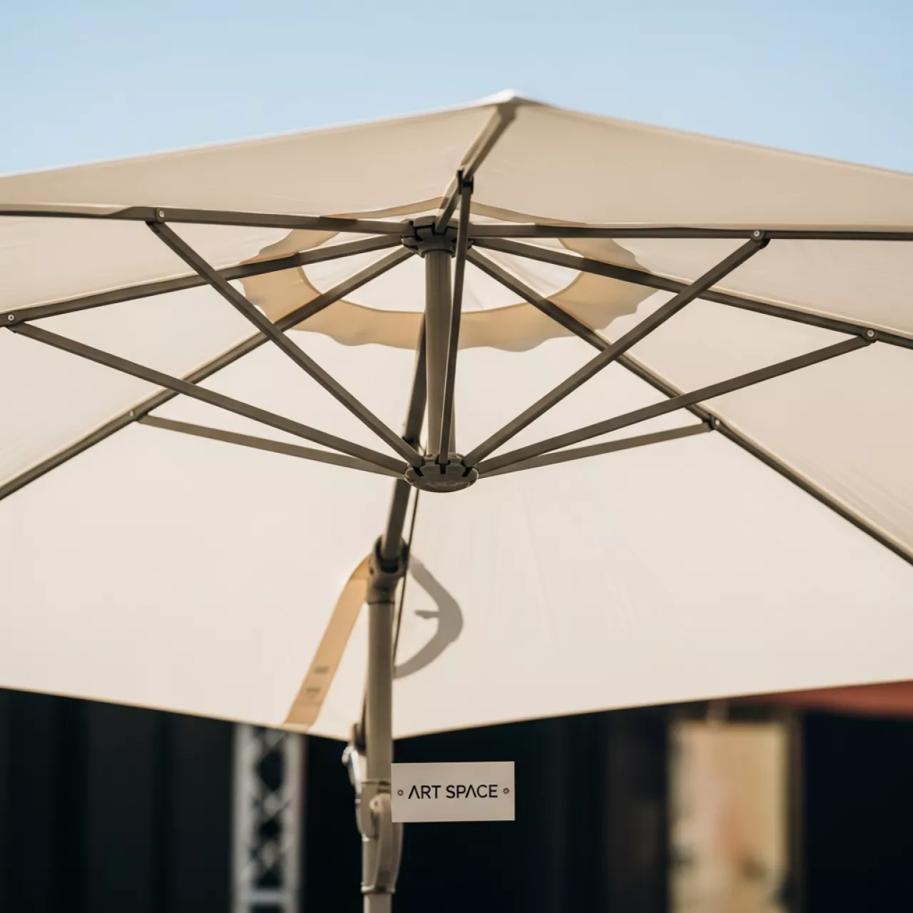 Аренда Зонт угловой 300 см слоновая кость в Зимнем театре — ART SPACE