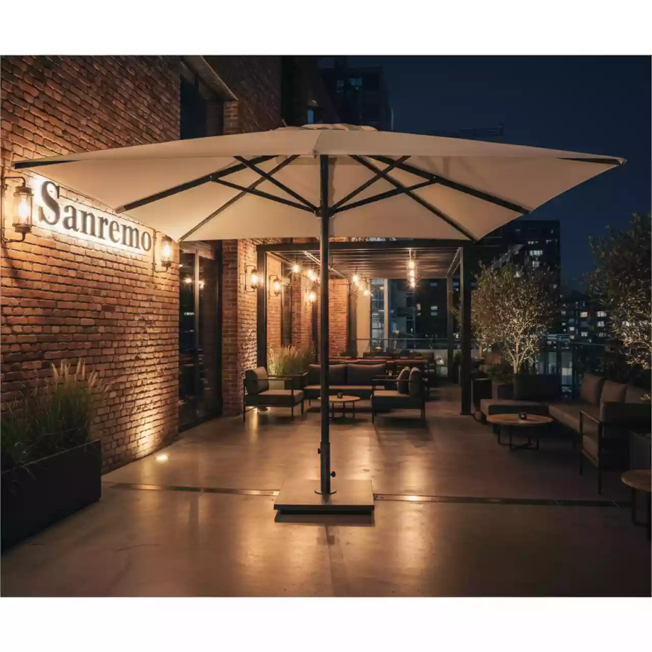 Аренда Зонт уличный цвета слоновая кость D400 см в ресторане «Sanremo» — ART SPACE