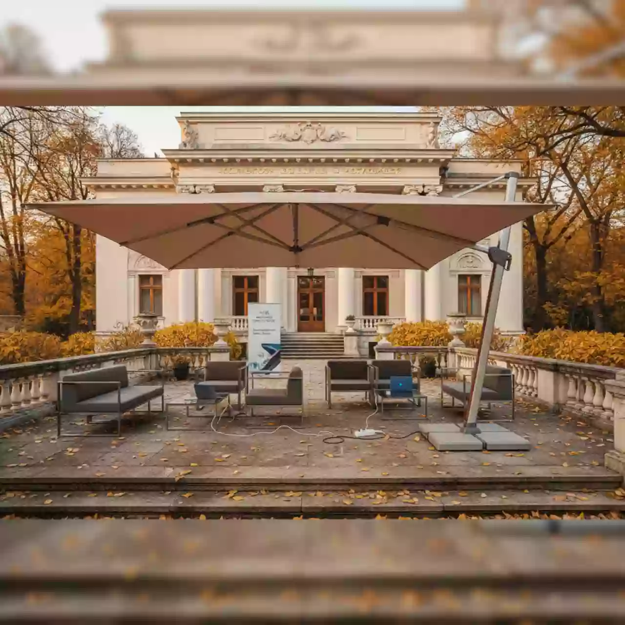 Аренда Зонт уличный угловой 240х330 см бежевый без утяжелителя в санатории «Металлург» — ART SPACE