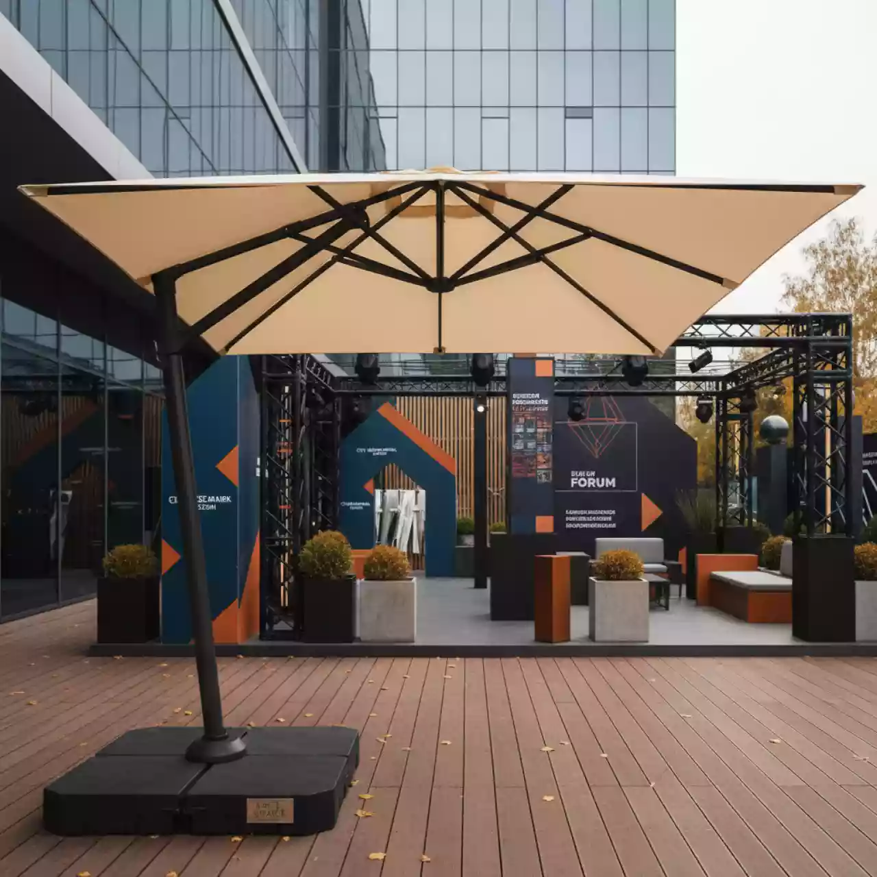 Аренда Зонт уличный угловой D300 см цвет слоновая кость без утяжелителя в City Park Hotel Sochi — ART SPACE