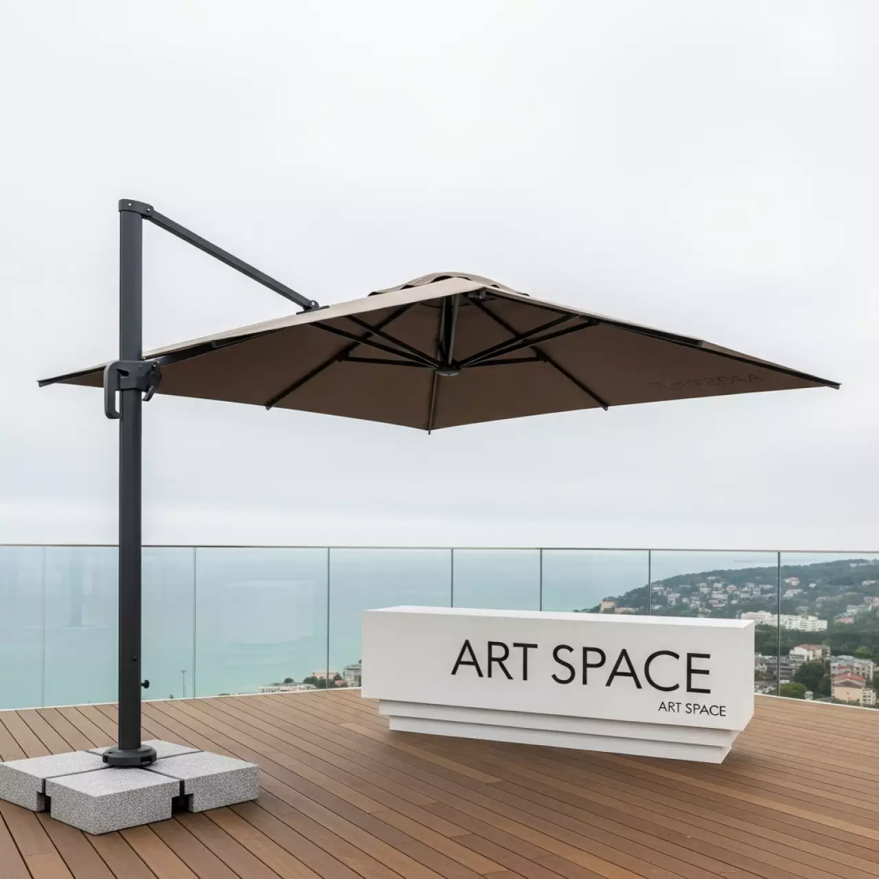 Аренда Зонт Voyager в Pullman Sochi Centre — ART SPACE