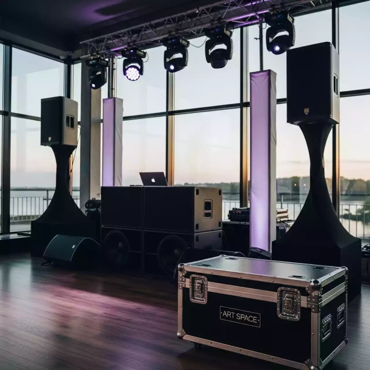 Аренда Звук 10 кВт в ресторане «Паруса» — ART SPACE