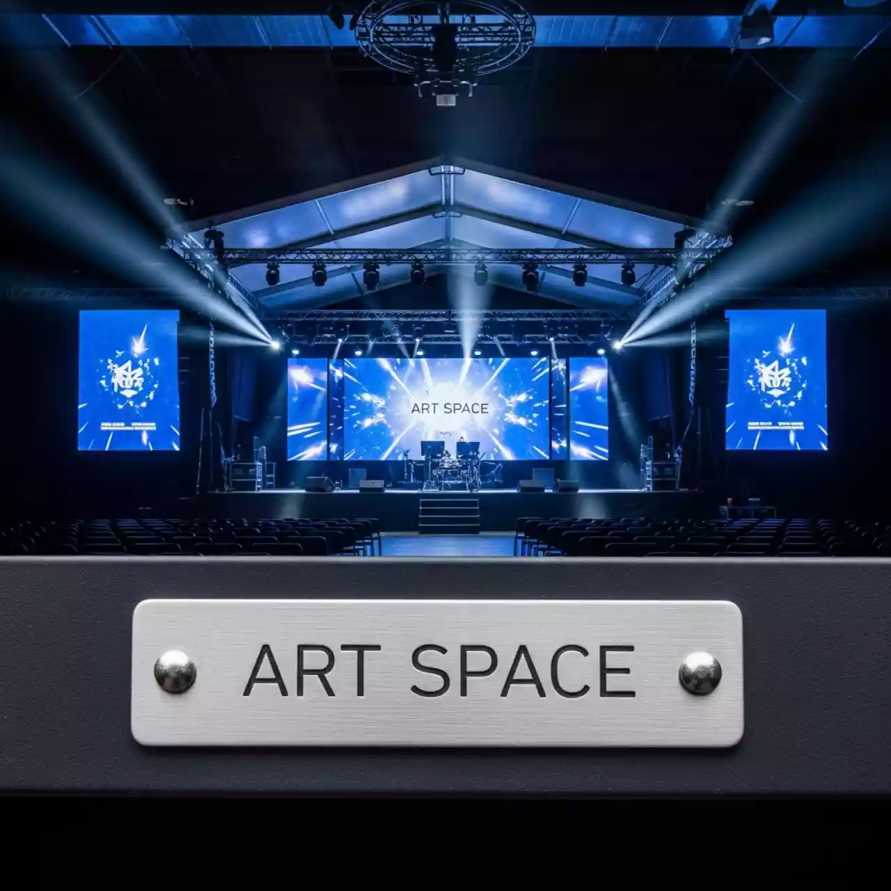 Аренда Звуковая Сцена с Крышей 6x4 м и Светодиодным Экраном 4x2,5 м в Delta Sirius — ART SPACE