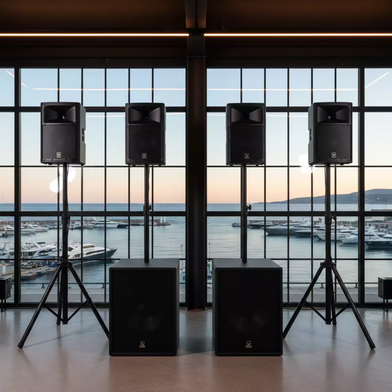 Аренда Звуковой комплект 2,5 кВт на территории Морпорта Сочи — ART SPACE